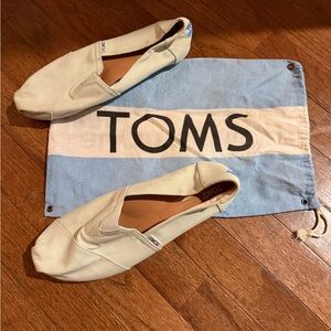 TOMS light green Canvas Slip-Ons